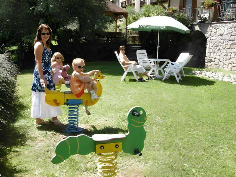 DDEEF16EC44509A8B665663D326136FA