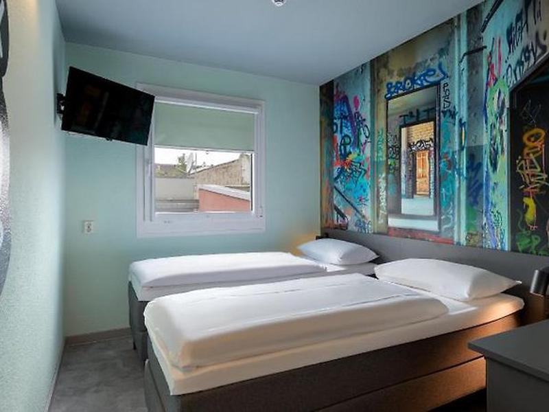 31470247EADC91B642B5F4C913D64F84