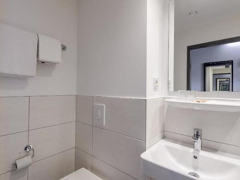 AC8074532D5DA200C37AAF5F64372F31