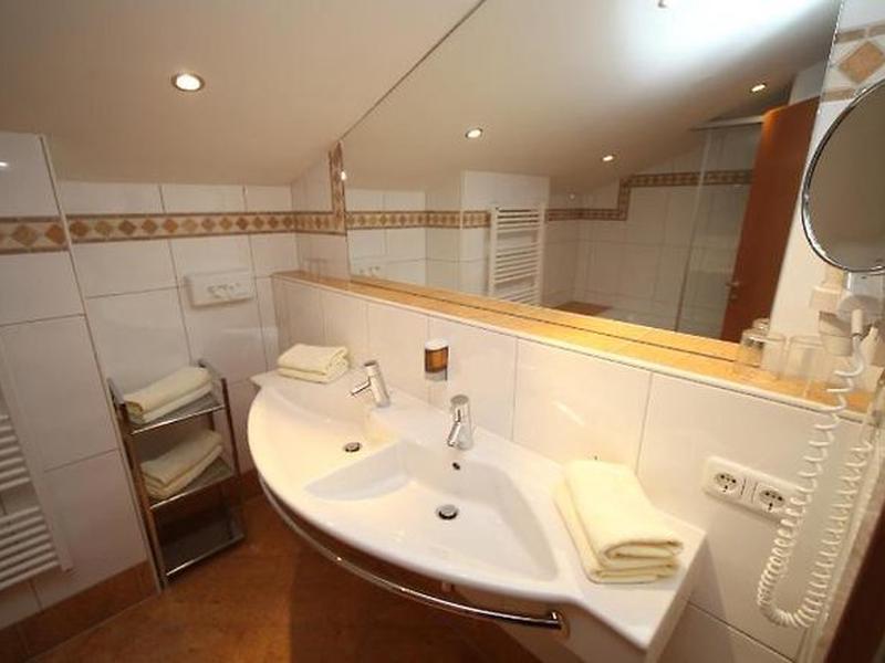 7EA1F8B468469413620F296F6A820BFC