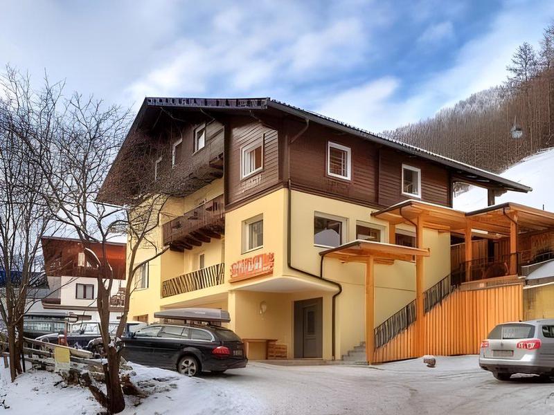 1E03EF86BCD64374BBEF6ABF1DE2B766