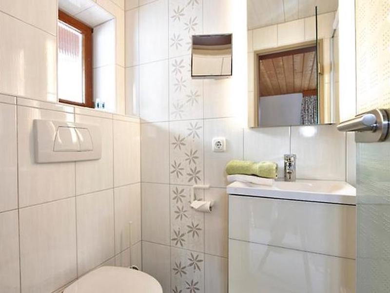 B11E1CB08DDEC7F7A86A57A633BFA36D