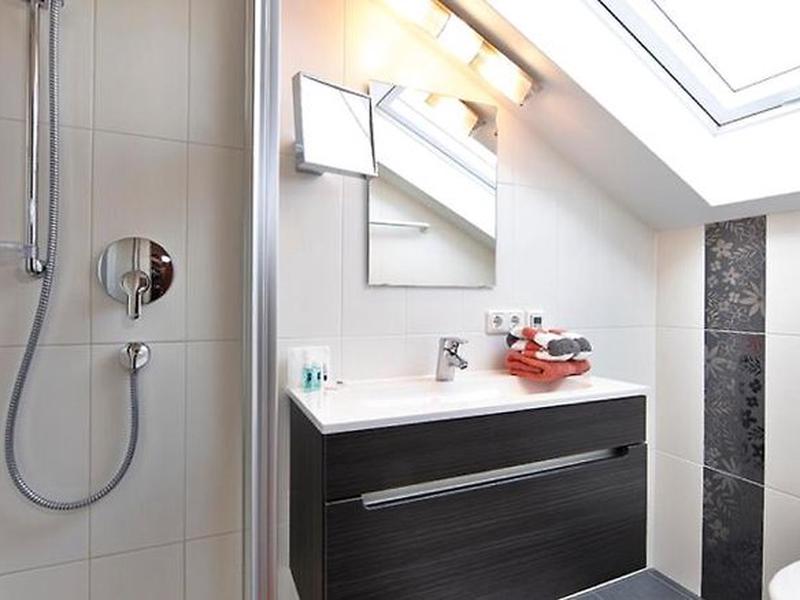 5B7A61B2206DC68BA52E16684C6AFC91