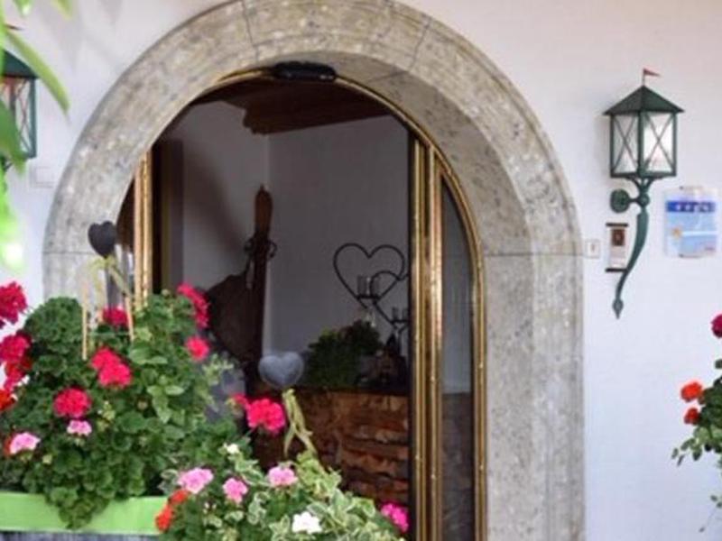 6ED76F3D9CBB8F3BEBCF3B4B4C5AB954