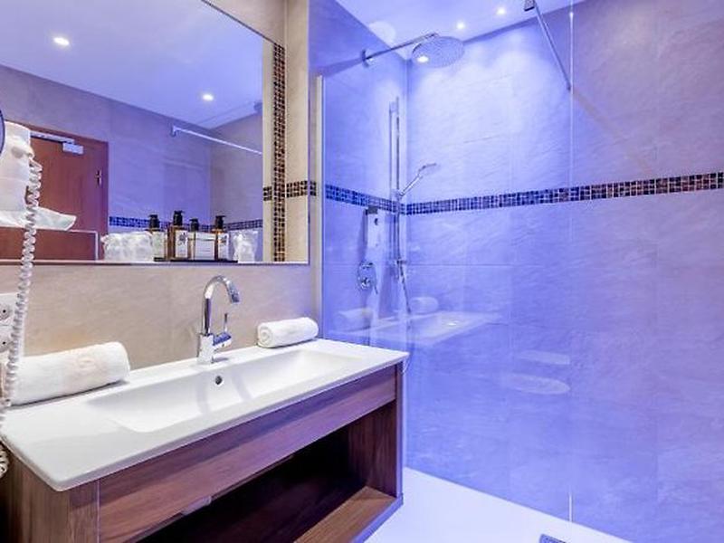 6B200040067AD6C1A7358020F2CAAFBE