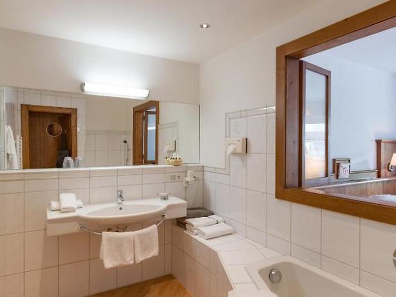 DA9AF632B10CA4EF4781581D033BEA04