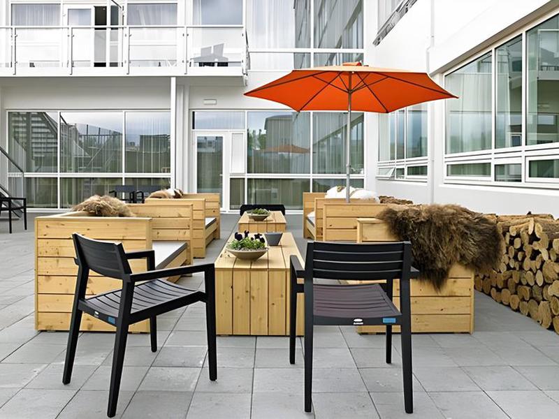 40D4A15754A9DFD53F6C619010F63EC9