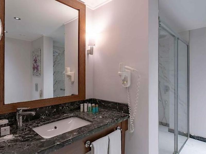 E12988DEB85BB11358026F43726C0358