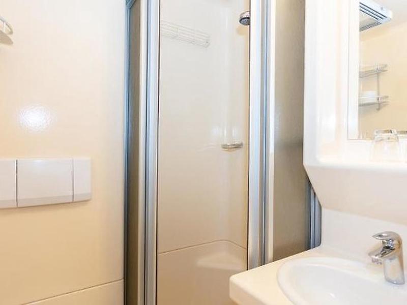 3860D92071D42A80E802826CE796D372