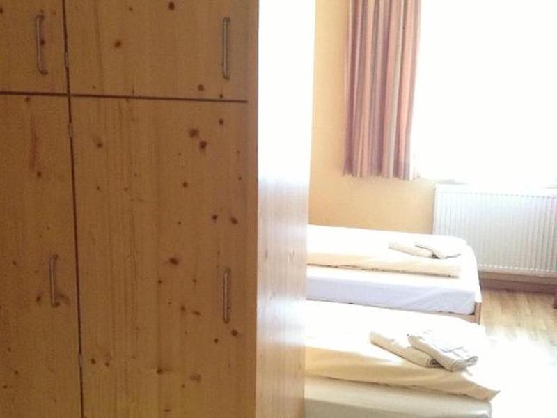 9712DC9996182468F119F04AA1C9751E