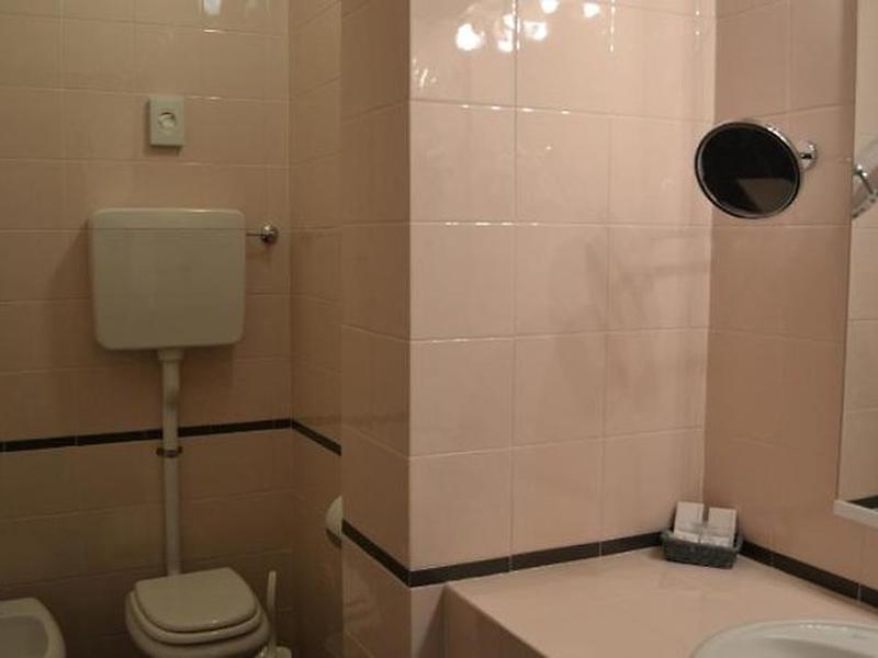 208985A8EB4F40BC47B7A1C8B31C2315