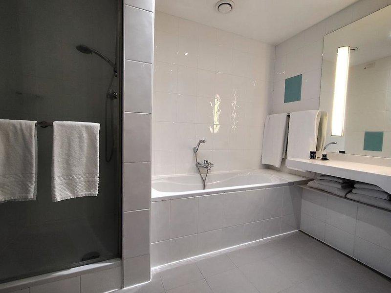 A948CB508B2407AE4D4BC5D815C42FF1