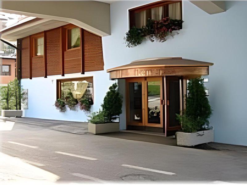 93F0C3883F06BB501183DDF5DE4DB5F2