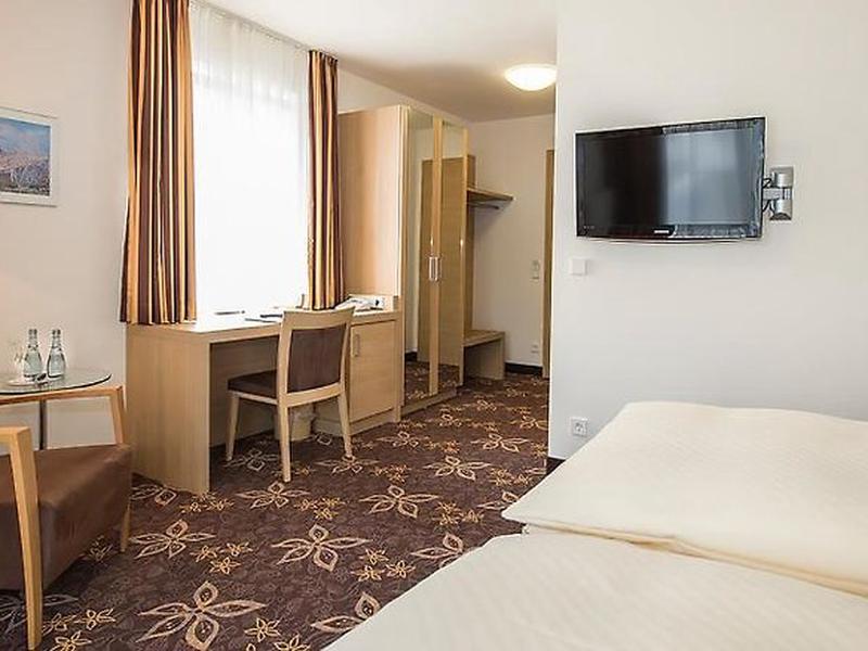 CBFFDA1C341C3BE473464C6223DAAF67