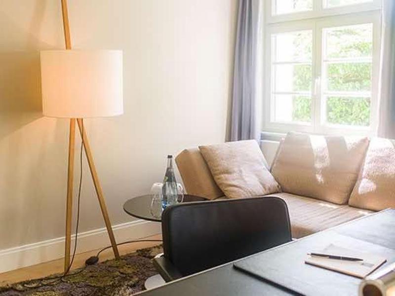 FB44AD0659353AD02DF40E3C02639715