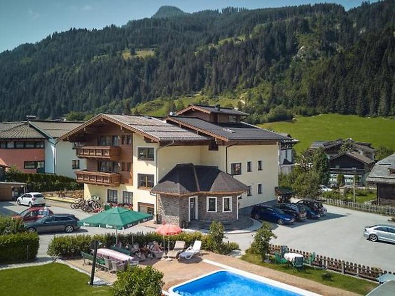 5BC7B5DD18FC796A93CFD94F40C090BB