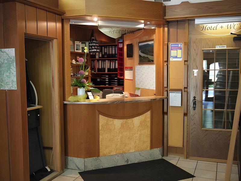 EE1F01C5A40CD042CA998A49637F8359