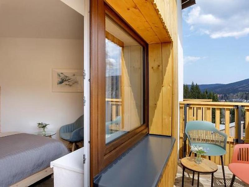 E5703C4C58D2208AC79505573E244180