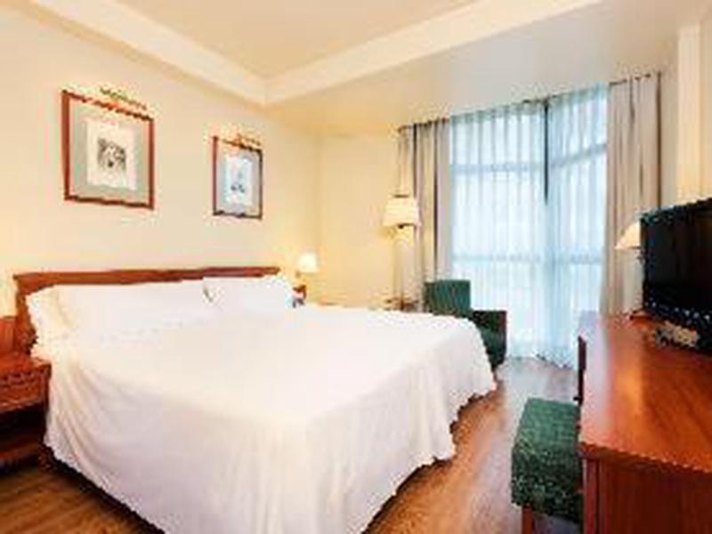 EB9F9CAA75C593DB31213ED0F37FCD41