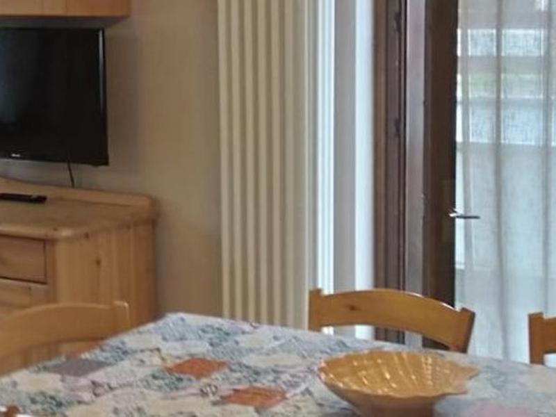 FE71D4B749F378F5AFE0A32DBBCB3432