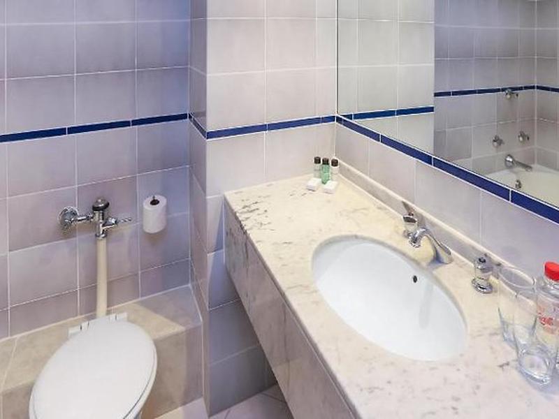 EFE99734743BCB27EC74121B937E9DC8