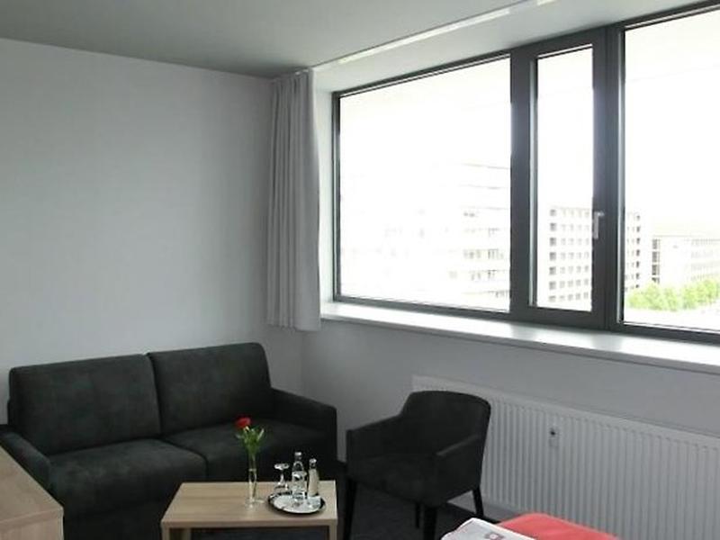 205FAB7F27A76A2A21A40EA5C0048615