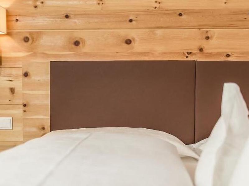 1E2CE3DD996CCE63E05720B3A237B1D2