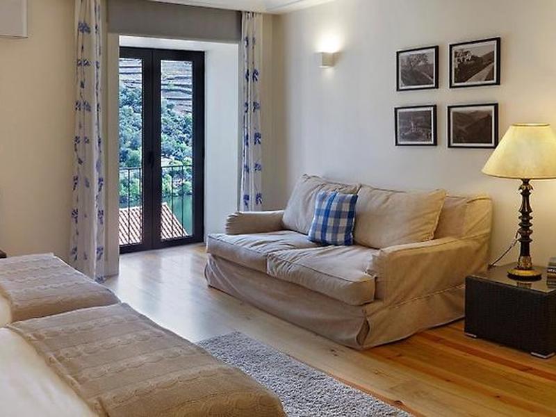 165280C43DFFBD6FECAB5C933F22F147