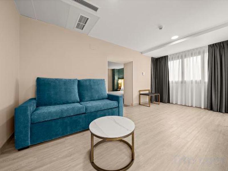 704F6B7E10B721B2DFC38669BB6E4264