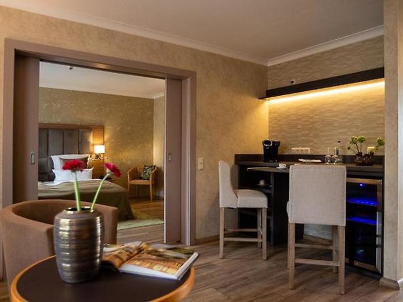 0D1A2836FCD93A1E667A6A28138B06C8