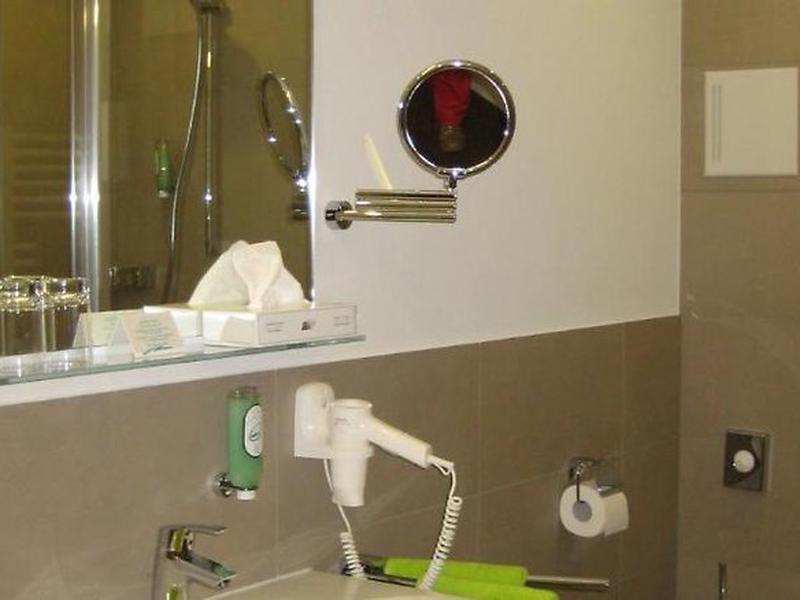 DCCEB0F8FB6814766C05C4FE2E8225B3