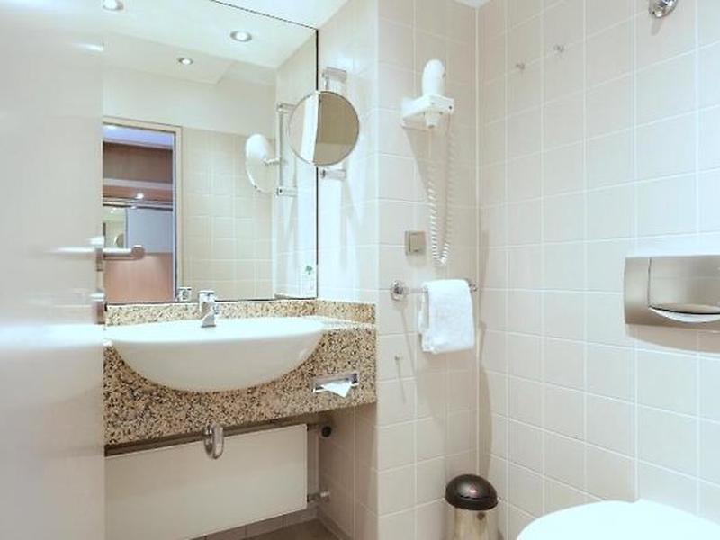 8026D184C530F31B96CF42FCC3A3B8B8