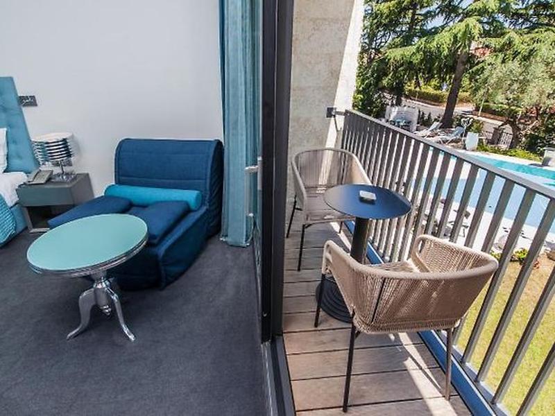 41CDA18899D937279192407D3F7BD88A