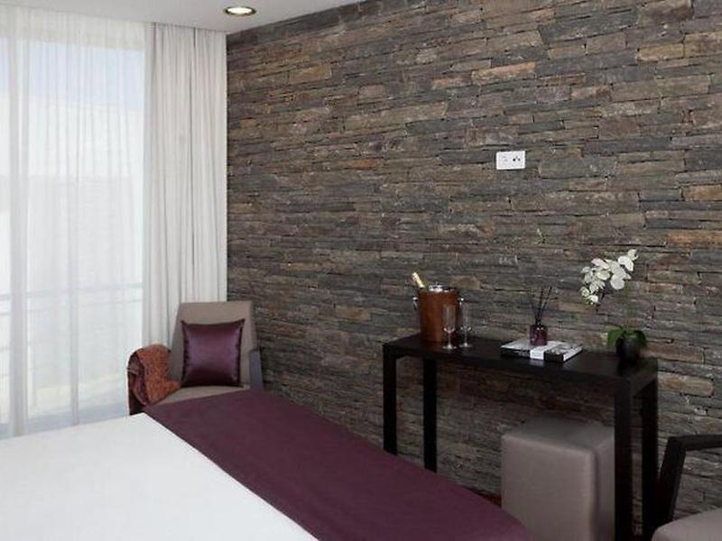 BAD516D7E55308B8D52A9BE944A464DF