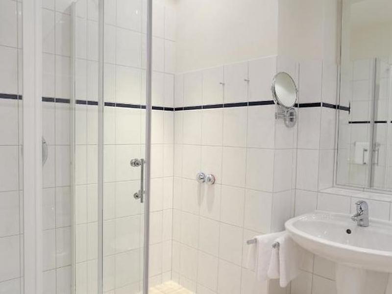 A67D025A39C3C8EC40E48A94ED6FC2C2