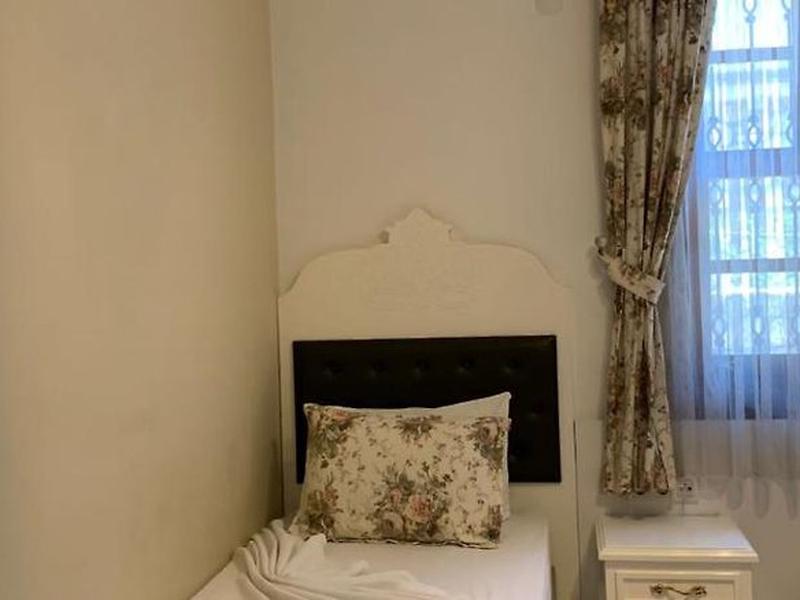 135659E02580F0AE9308333B09952BD1