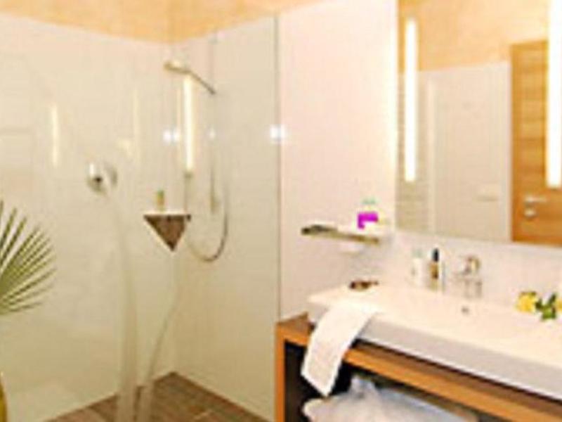 92EA58113EA4C42101D970D2916D77D2