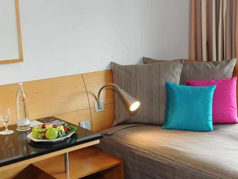 DC14CB5A96EE9FD33729BB224D99704E