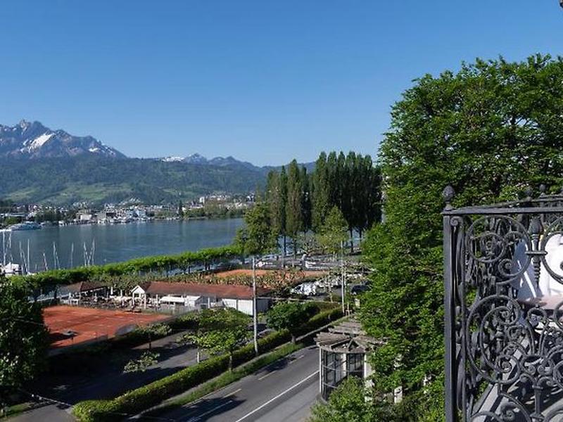 523977A5055589D4C41F3C37C99C88AD