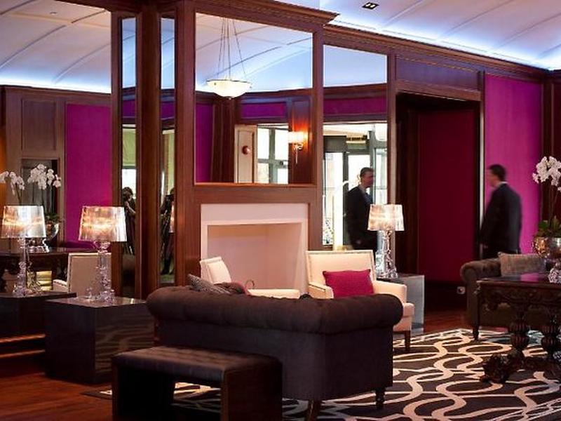 1CE351D944DA3E5D8C746893D30D92DB