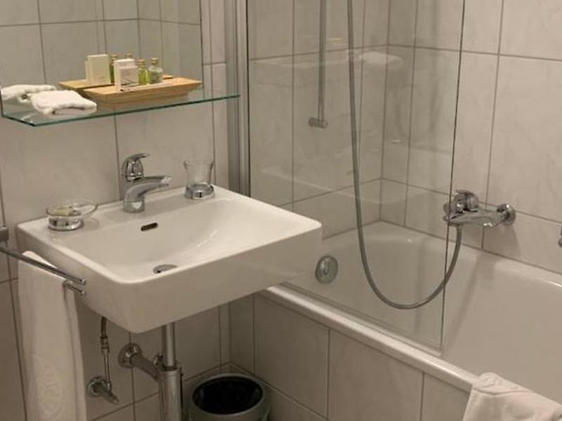 03298D325B4D57BFBC4EE4A9678875B7