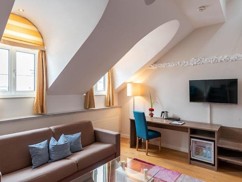 8A9192A4F4F1F0160184CE903831C37A