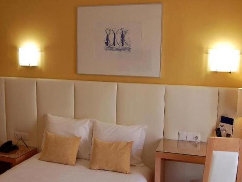 1111DC32B2B22212A1F40E4A9C98FEFC