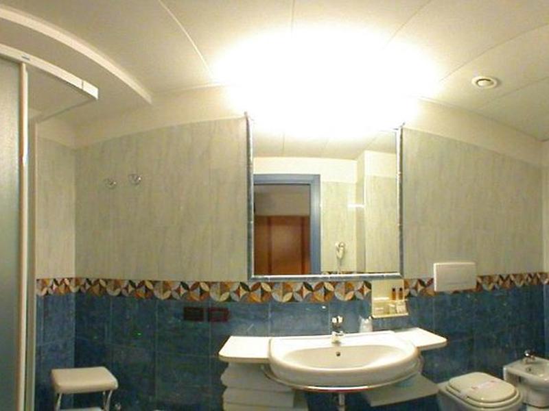 2CECDBBB1B2434300FB0FD5DF2AC32FE