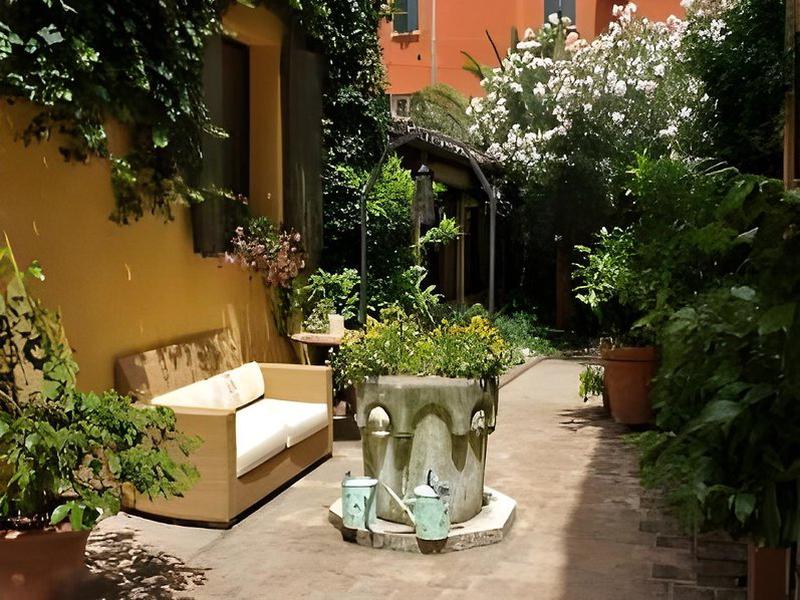 94C32BB41B679BEE255D10DE49F96D9F