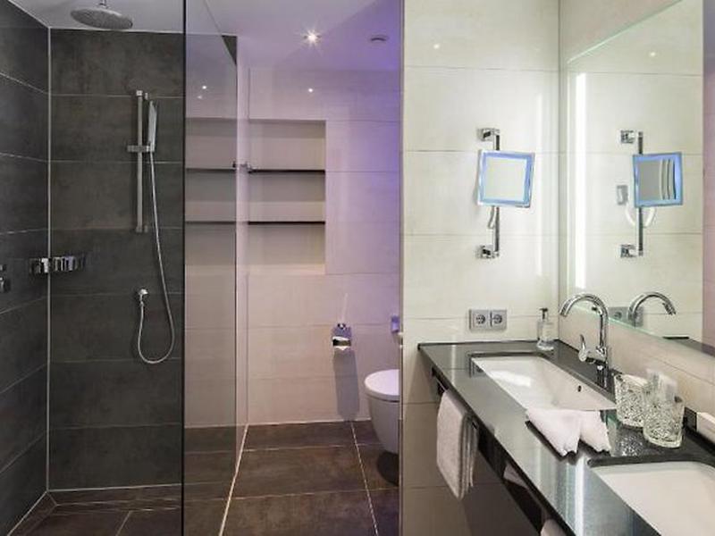 77F33ACCE79037D7967D9438B7DCC4D4