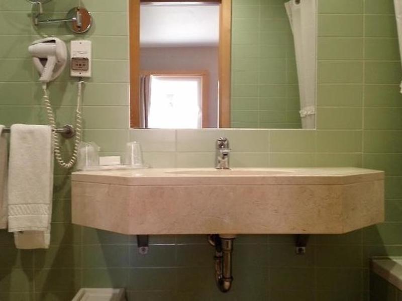 277E063B4944787961950647DB60D9A8