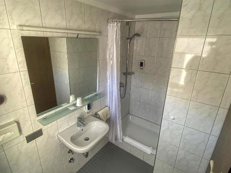 3F30531D5E748A7EA808699E6853B7BF