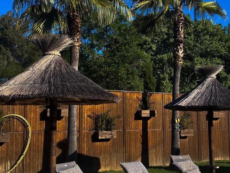 EBF4AE4B8981D42A568AF677A02B4C03