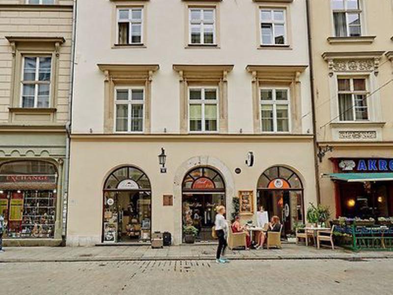 F2735D64F3B44423F585F43AFBC79DC7